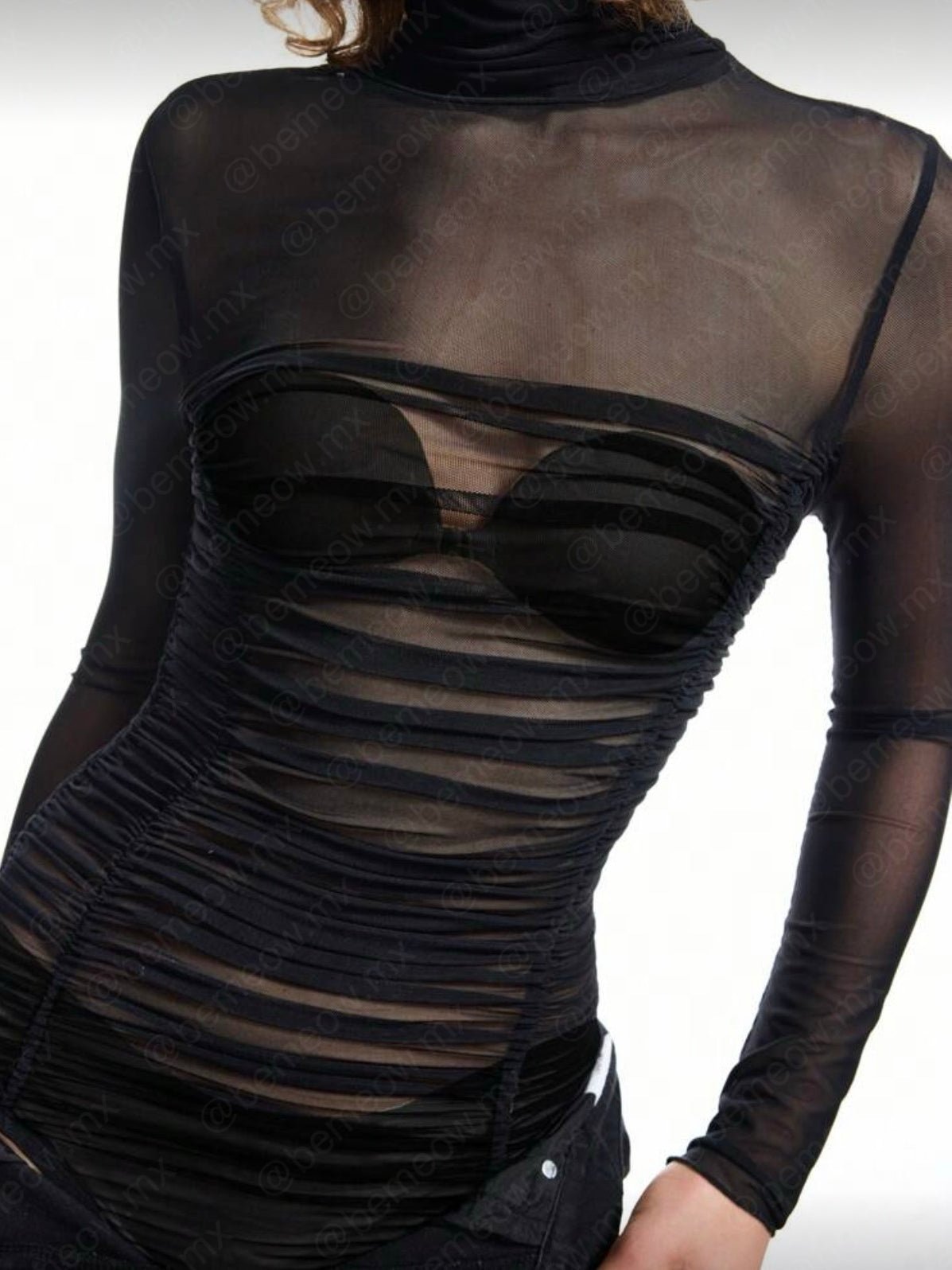 Body Mesh Ruffle Manga Larga