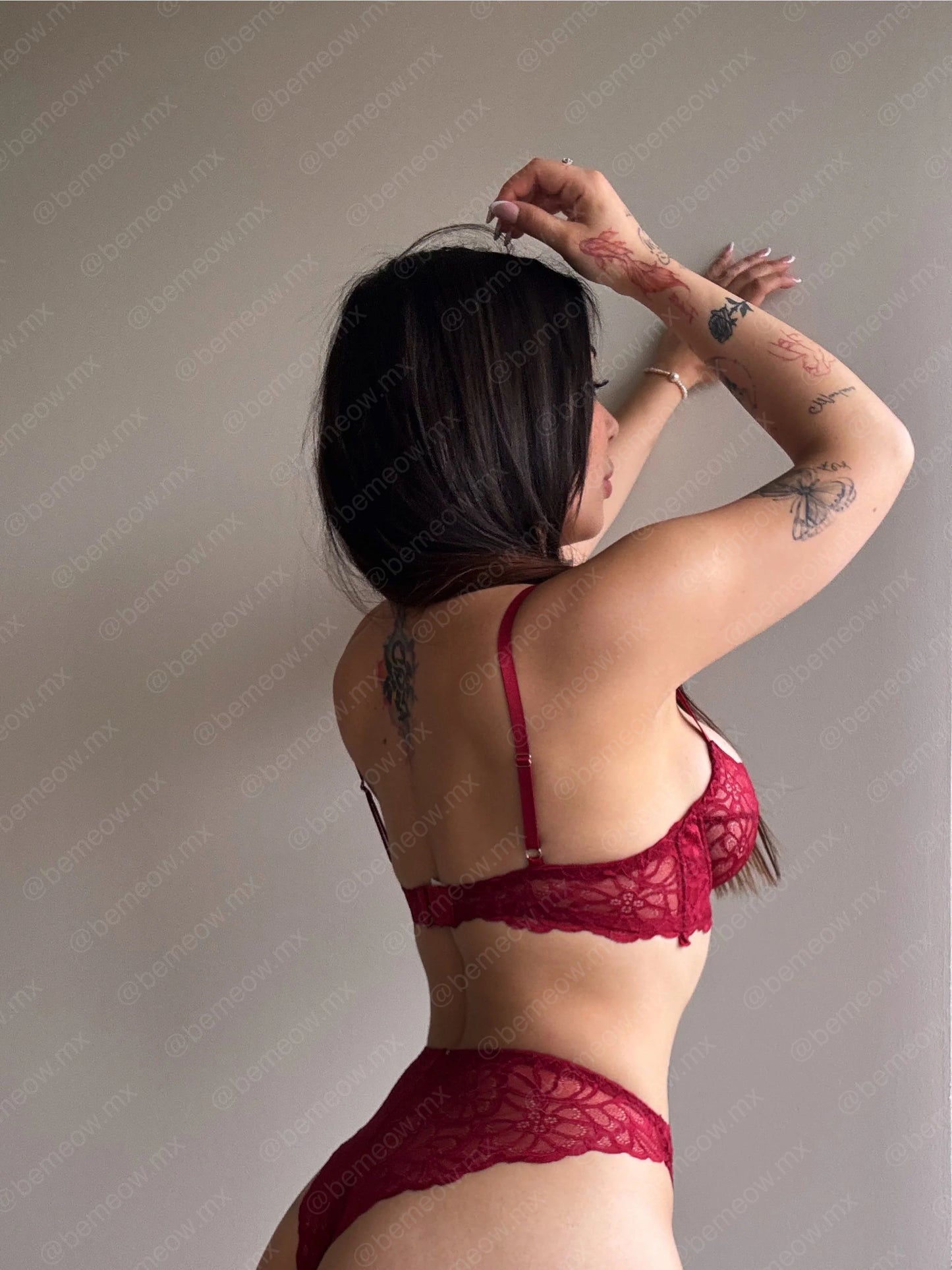 Conjunto Vino Cereza Encaje