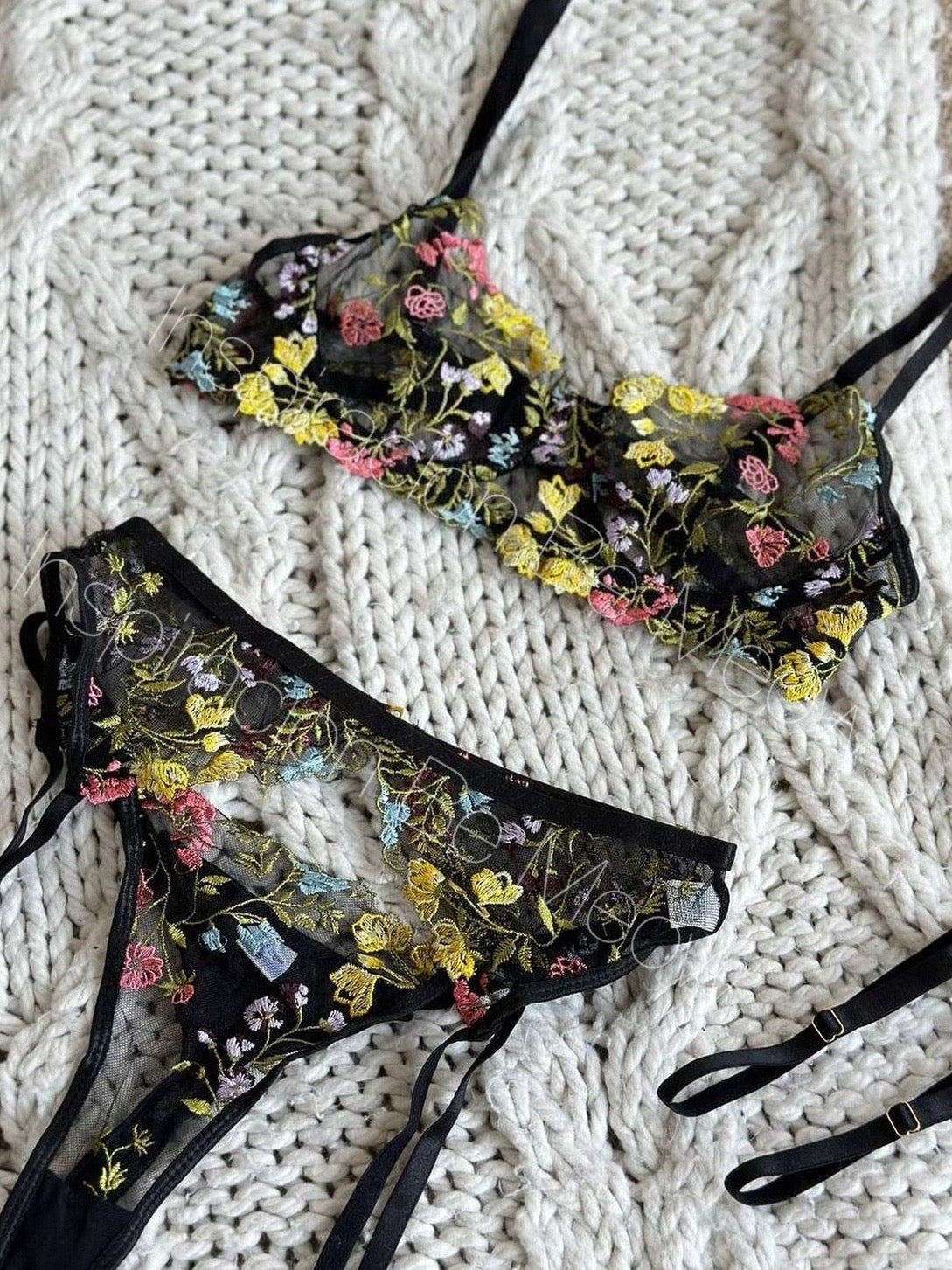Conjunto Bordado Negro Oasis - Be Meow - Conjuntos
