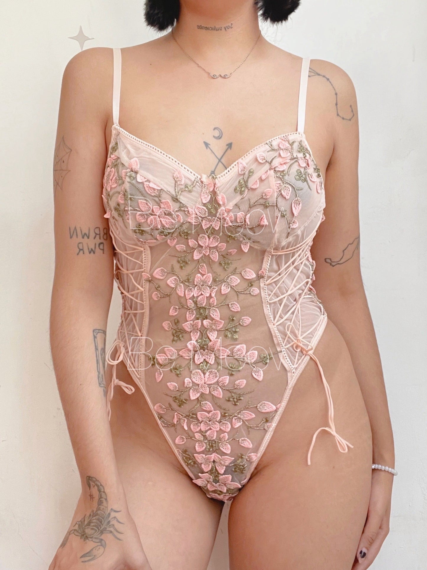 Body Bordado Rosa Salmón - Be Meow - Bodys