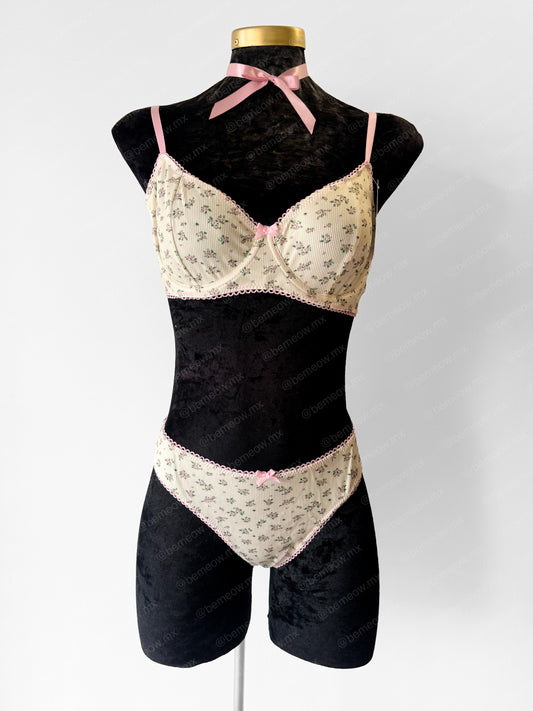 Conjunto Mantequilla Floral