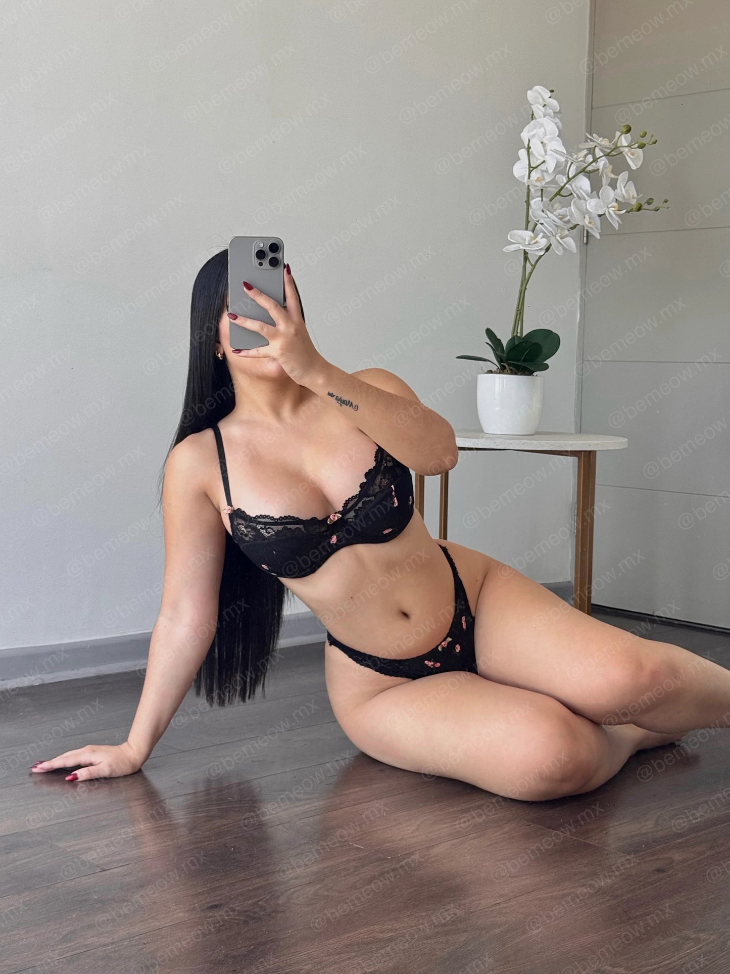 Conjunto Negro Rositas Basico