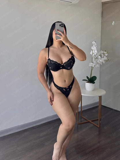 Conjunto Negro Rositas Basico