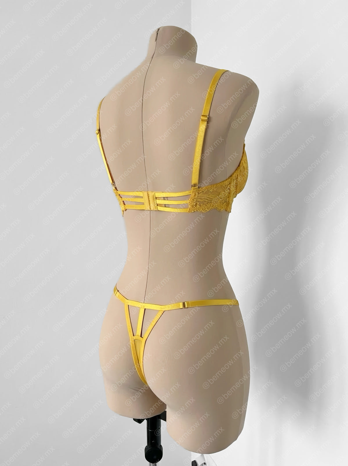 Conjunto Crisantemo Amarillo
