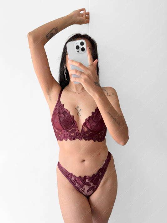 Conjunto Merlot Satin Borgoña