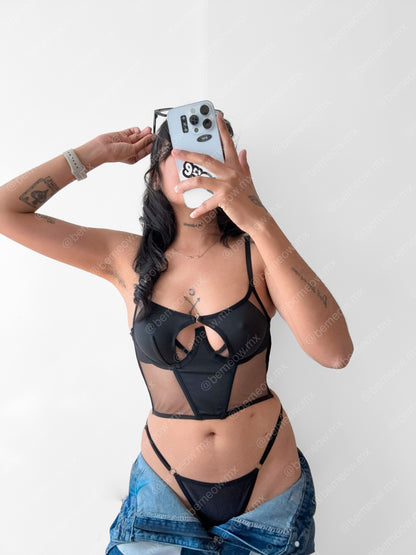 Bustier Tul Underboob