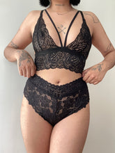 Cargar imagen en el visor de la galería, PANTY LUANA ENCAJE +COLORES
