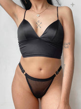 Cargar imagen en el visor de la galería, Bralette Top Satin Negro
